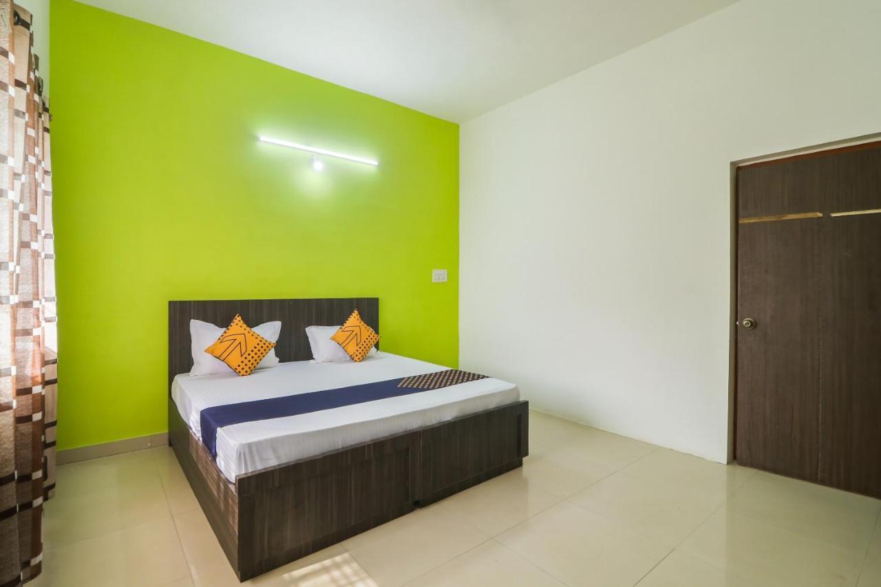 สปอต ออน 65446 โฮเต็ล คิงส์ตัน Hotel Raipur  ภายนอก รูปภาพ