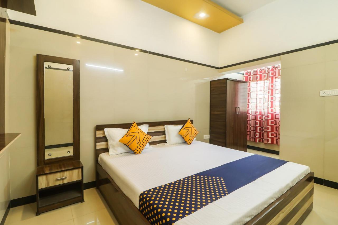 สปอต ออน 65446 โฮเต็ล คิงส์ตัน Hotel Raipur  ภายนอก รูปภาพ